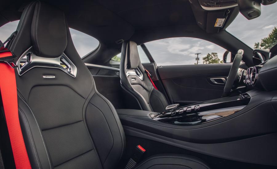 Интерьер Mercedes-AMG GT (C190) 2019 года  (NA) (фото 35 из 46)